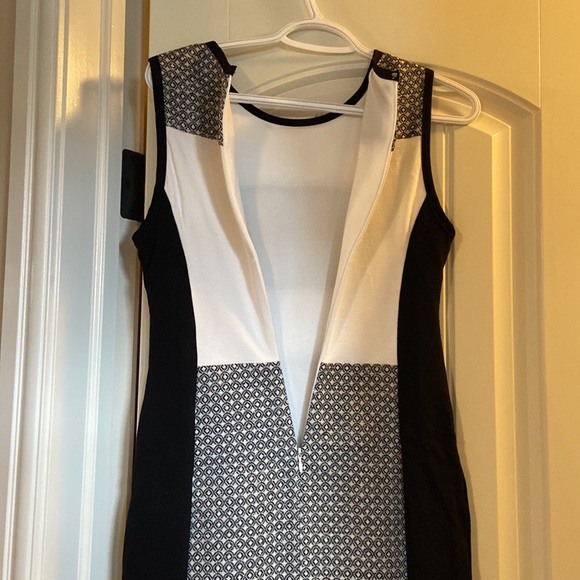 Gorgeous sleeveless dress - Picture 4 of 5